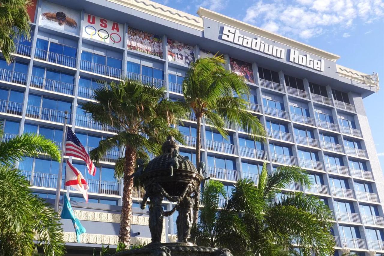 Stadium Hotel Miami Gardens Bagian luar foto