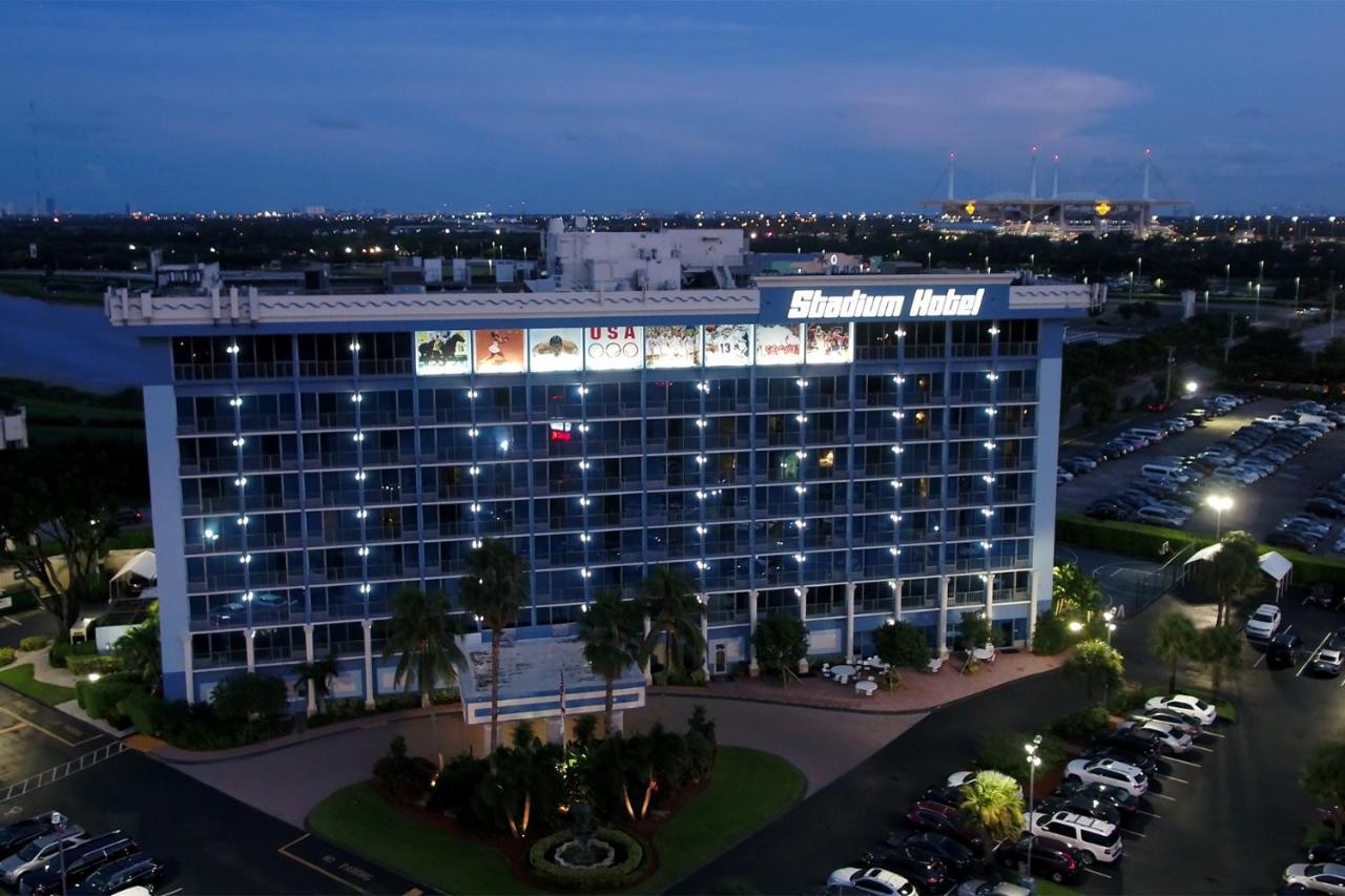 Stadium Hotel Miami Gardens Bagian luar foto